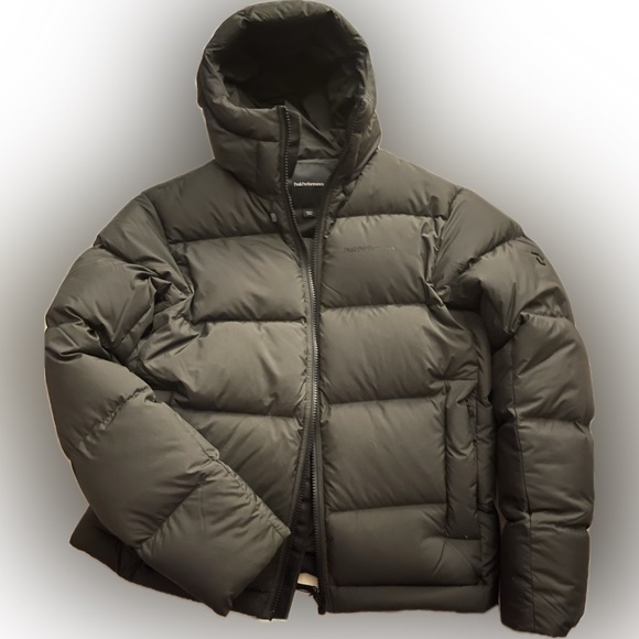 Peak Performance Puffer Jacket - Picture 2 of 7